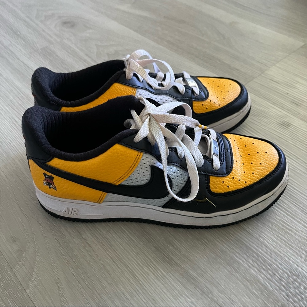 PRE OWNED (Good Condition) NIKE Air Force 1 Lv8 (Orange & Black)